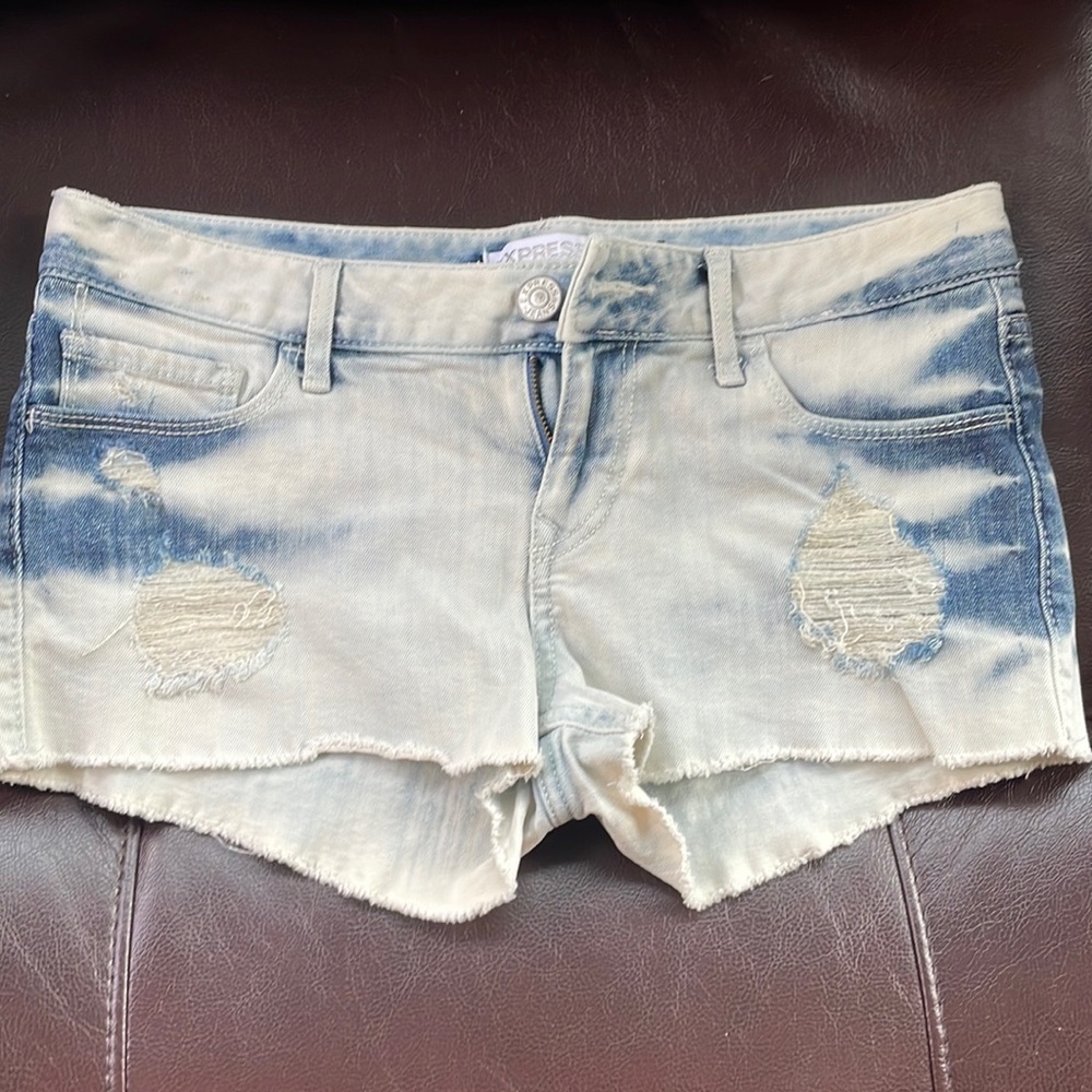 EXPRESS JEAN SHORTS. Size 2. Never worn!